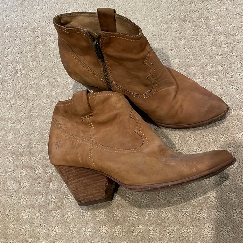 Frye suede reina booties sz 8.5